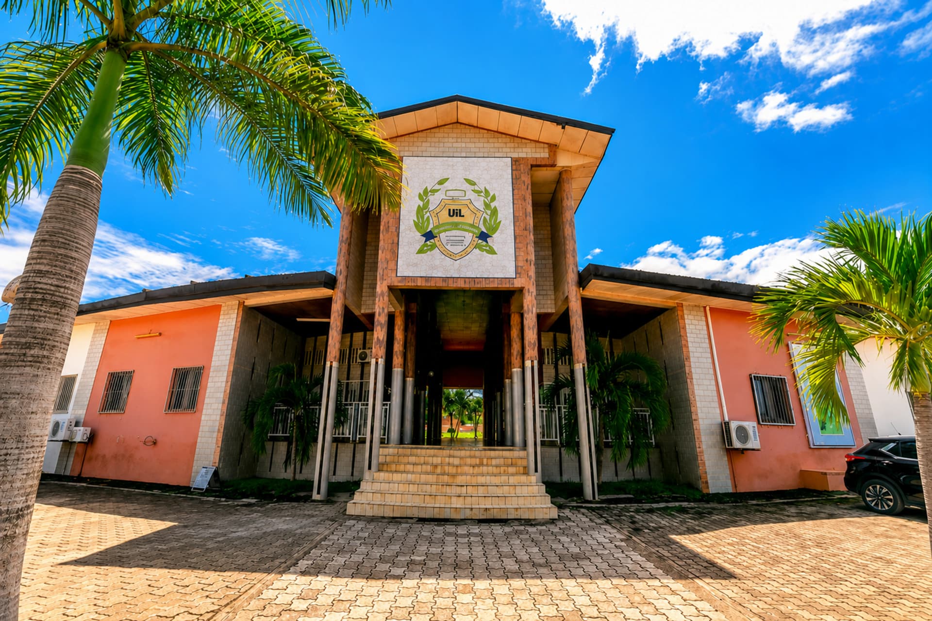 Bâtiment de l’Institut Supérieur de Gestion et d’Économie Appliquée (ISGEA) de l’UIL-BJ à Essassa