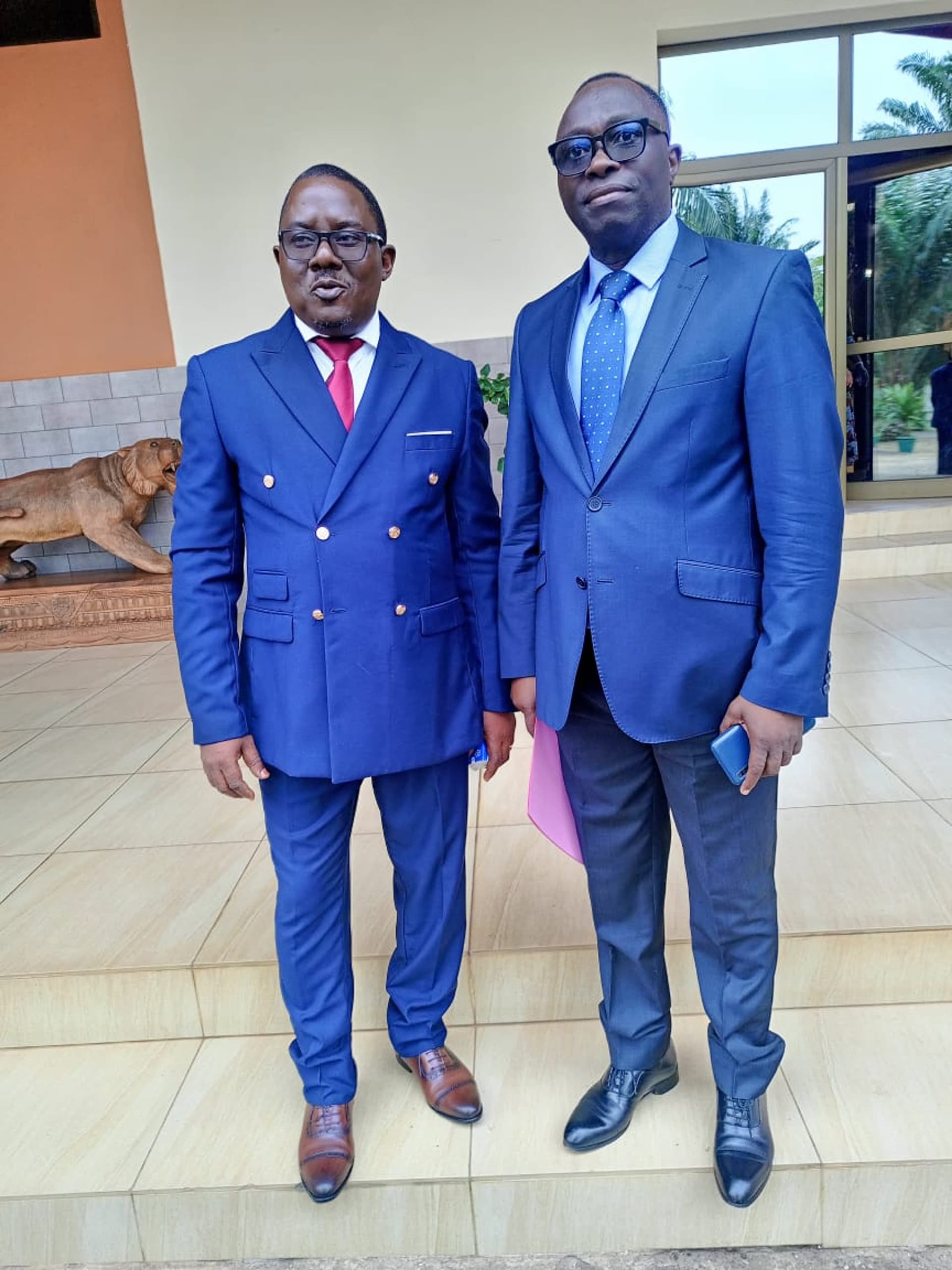 MAVOUNGOU Denis Marin et OBOLO Clément, équipe de direction du Lycée Berthe et Jean